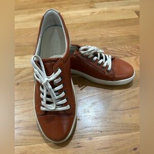 BRAND NEW Ecco leather walking shoes. Size 8.5